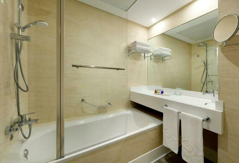 اتاق لوکس با چشم‌انداز دریا, Benalma Costa Del Sol