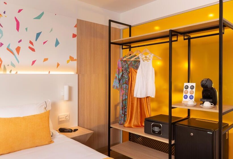 اتاق خانوادگی, L'Azure Hotel 4* Sup