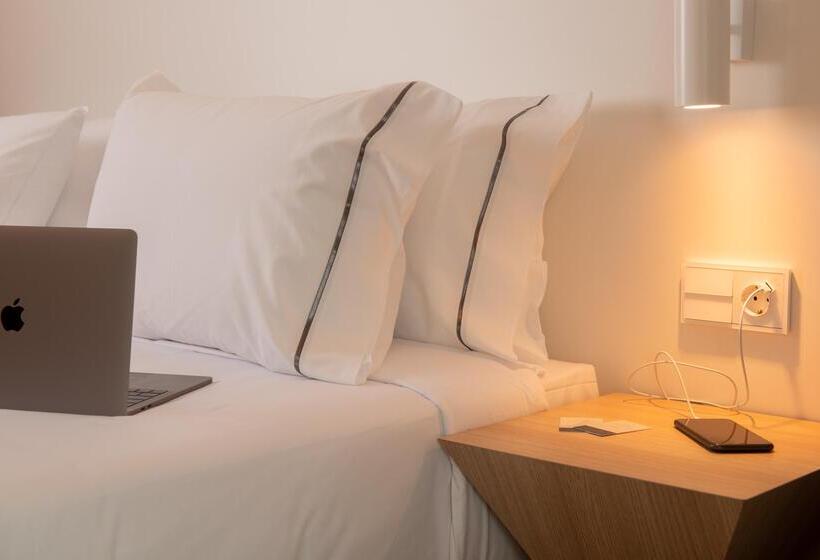 اتاق خانوادگی, L'Azure Hotel 4* Sup