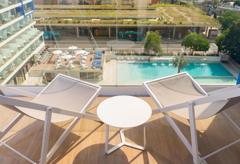 سوییت خانوادگی, L'Azure Hotel 4* Sup