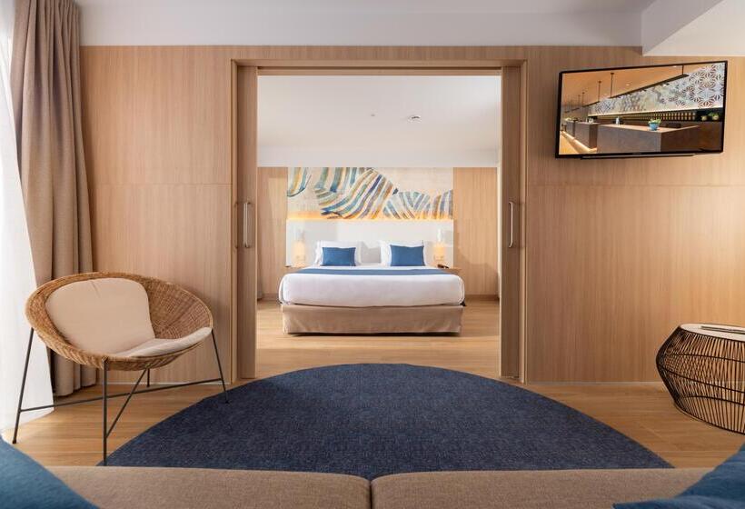 سوییت خانوادگی, L'Azure Hotel 4* Sup