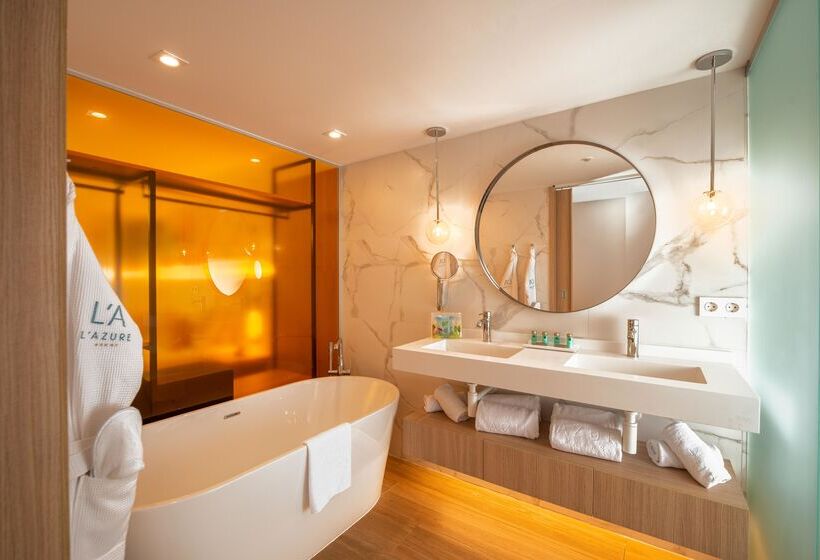 اتاق خانوادگی با چشم‌انداز استخر, L'Azure Hotel 4* Sup