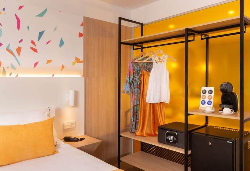 اتاق خانوادگی, L'Azure Hotel 4* Sup