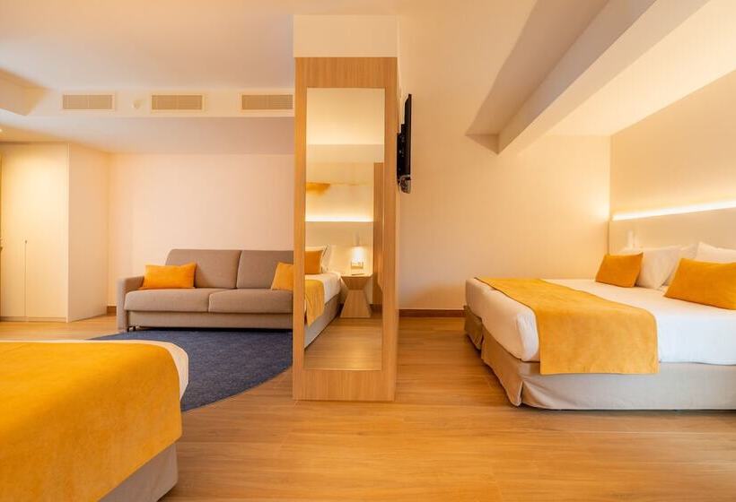 اتاق خانوادگی با چشم‌انداز استخر, L'Azure Hotel 4* Sup