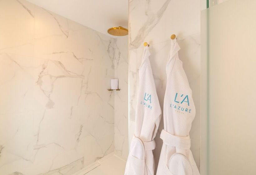 اتاق استاندارد با چشم‌انداز استخر, L'Azure Hotel 4* Sup