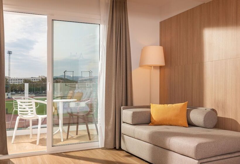 اتاق سوپریور سه تخته, L'Azure Hotel 4* Sup