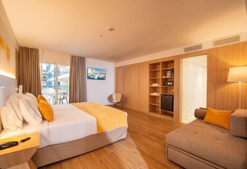 اتاق سوپریور با چشم‌انداز استخر, L'Azure Hotel 4* Sup