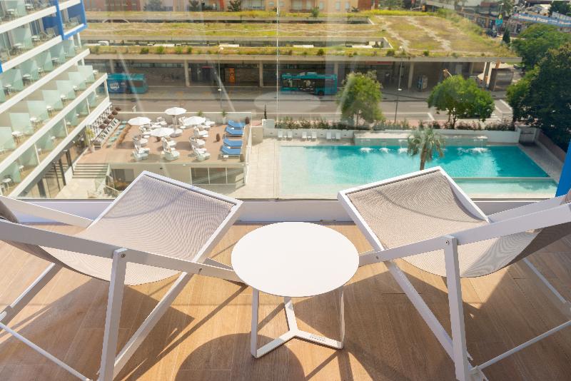 سوییت با چشم‌انداز استخر, L'Azure Hotel 4* Sup