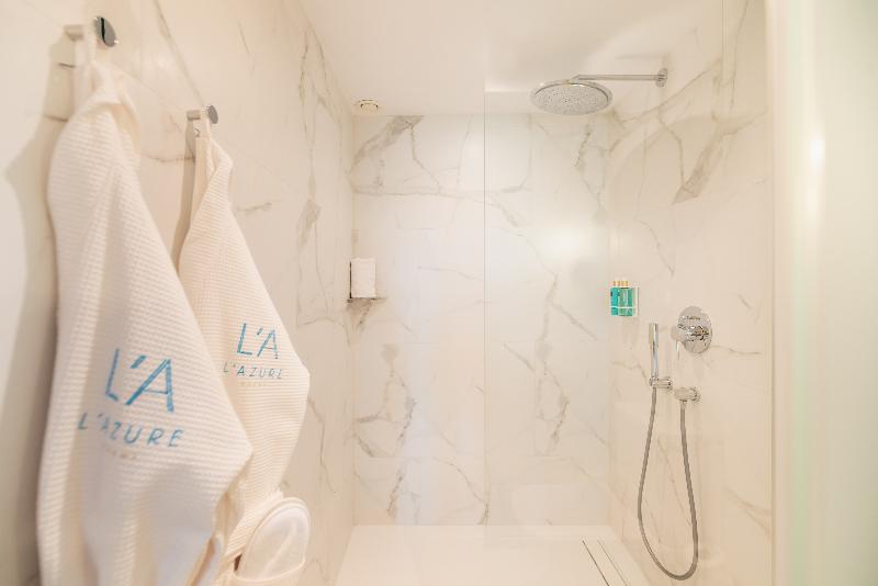 اتاق استاندارد سه نفره, L'Azure Hotel 4* Sup