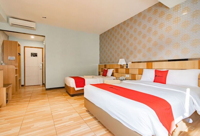 Семейный Номер, Reddoorz Premium Near Bandung Station