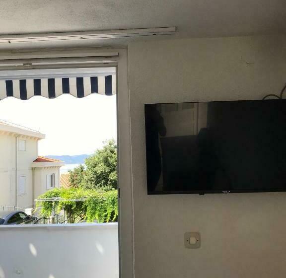 استودیوی استاندارد با چشم‌انداز دریا, Apartments Rako