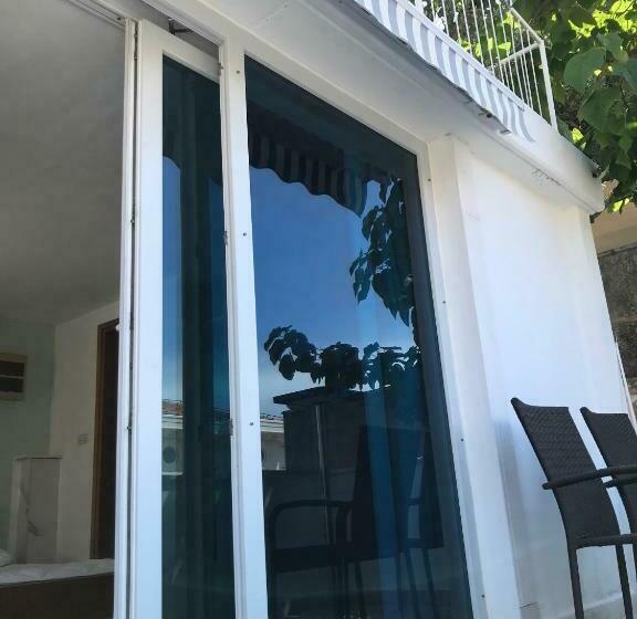 استودیوی استاندارد با چشم‌انداز دریا, Apartments Rako