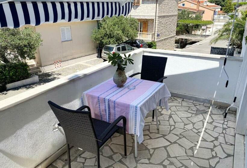استودیوی استاندارد با چشم‌انداز دریا, Apartments Rako