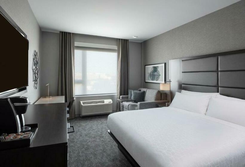 اتاق استاندارد با تخت بزرگ, Holiday Inn Express   Boston Logan Airport   Revere, An Ihg