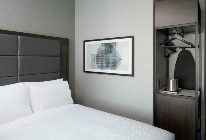스탠다드 룸 킹사이즈 침대, Holiday Inn Express   Boston Logan Airport   Revere, An Ihg