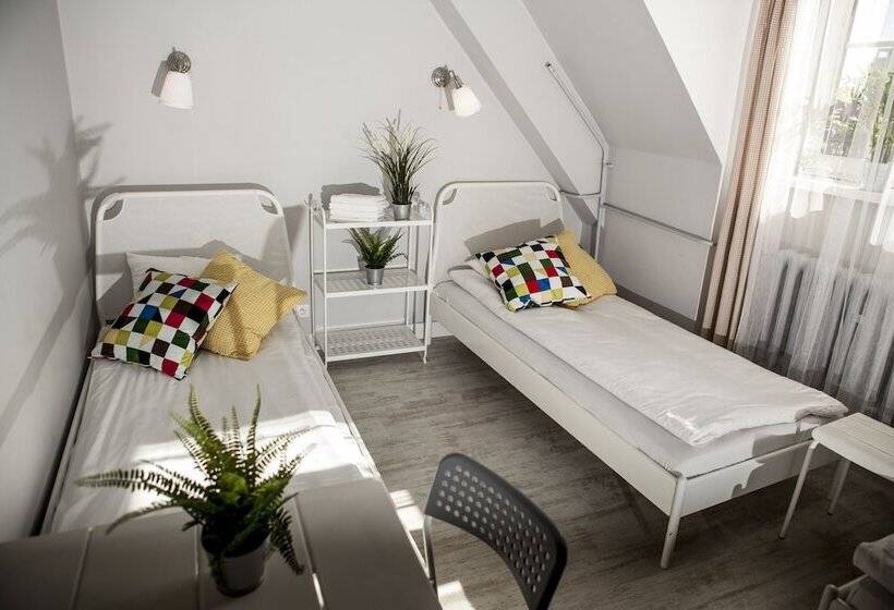 اتاق استاندارد با سرویس بهداشتی مشترک, Bi Pi Hostel