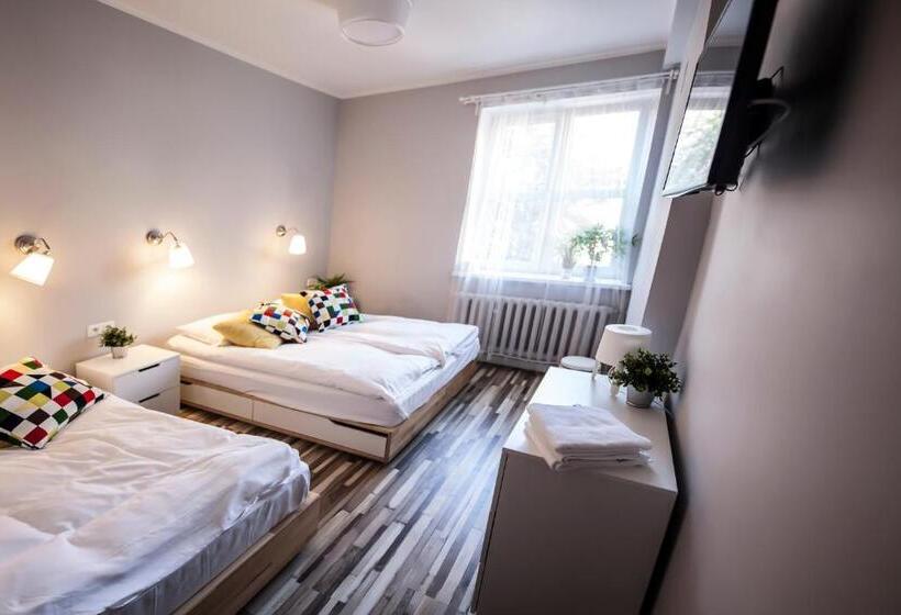 اتاق لوکس, Bi Pi Hostel
