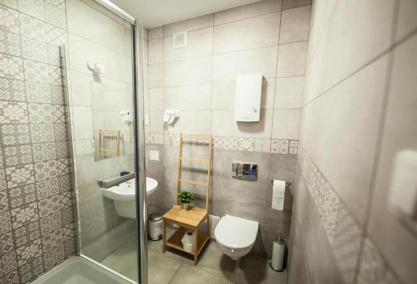 اتاق لوکس, Bi Pi Hostel