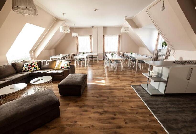 اتاق اکونومی یک تخته, Bi Pi Hostel