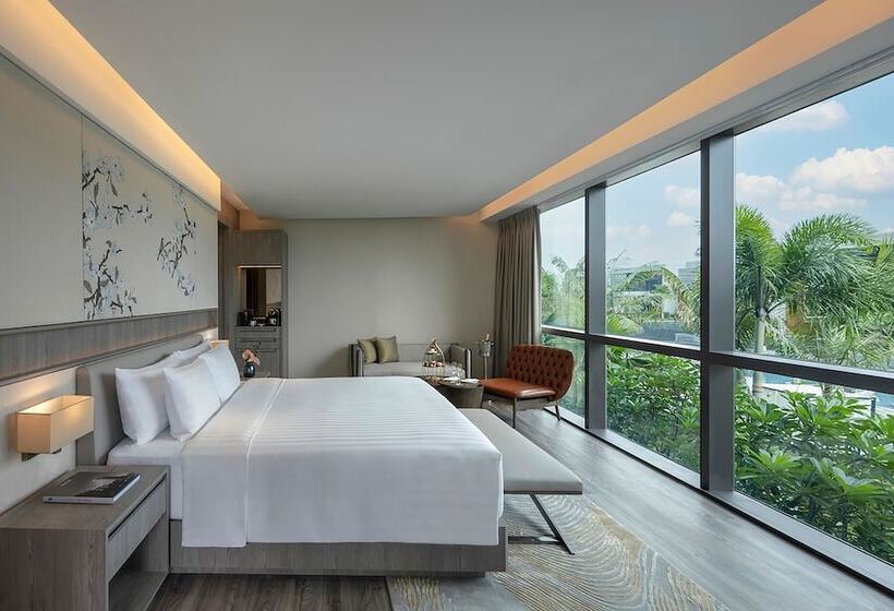 سوییت با چشم‌انداز استخر, Dusit Thani Laguna Singapore
