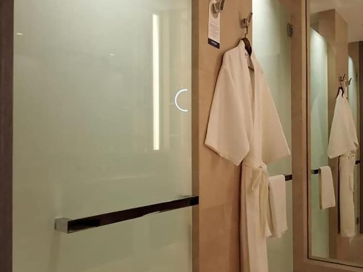 سوییت پرستیژ, Dusit Thani Laguna Singapore