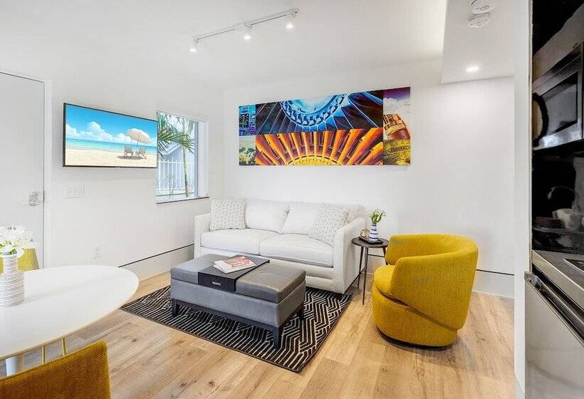 Люкс, Ocean Treasure Beachside Suites