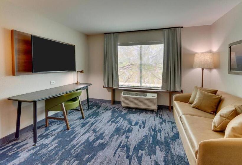 스위트 킹사이즈 침대, Fairfield Inn & Suites Warsaw
