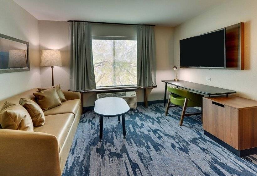 스위트, Fairfield Inn & Suites Warsaw
