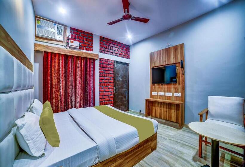 חדר סטנדרט עם מיטת קינג, Sahastradhara Riverresort