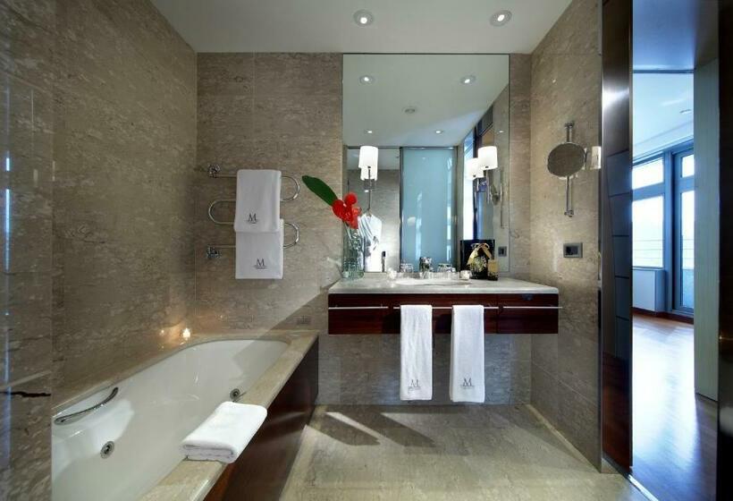 Номер Deluxe, Eurostars Grand Marina Hotel Gl
