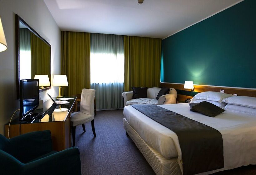 סוויטה אקזקיוטיב, Bv Hotel Oly