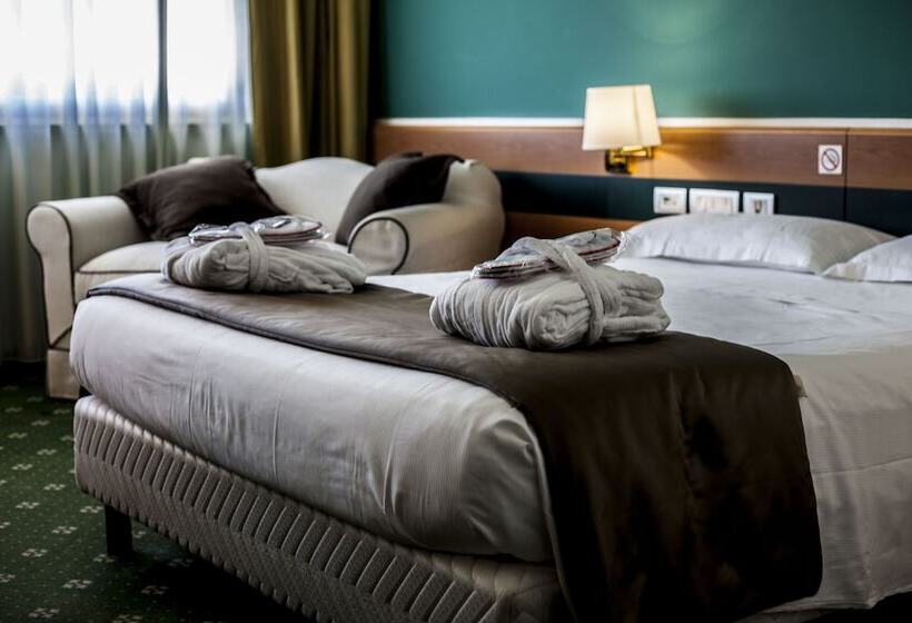 סוויטה אקזקיוטיב, Bv Hotel Oly