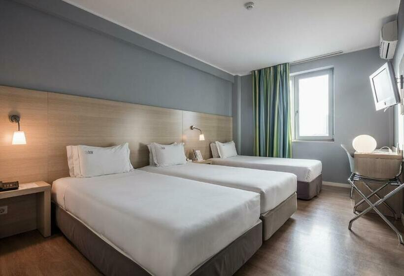 Номер Стандарт Трехместный, Cliphotel