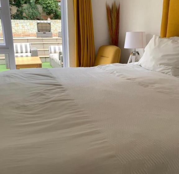 풀장 전망 스위트, Ouklip Place Hotels