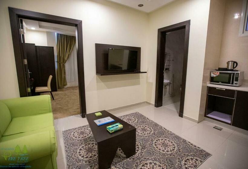Люкс, Pinetree Suites Hail