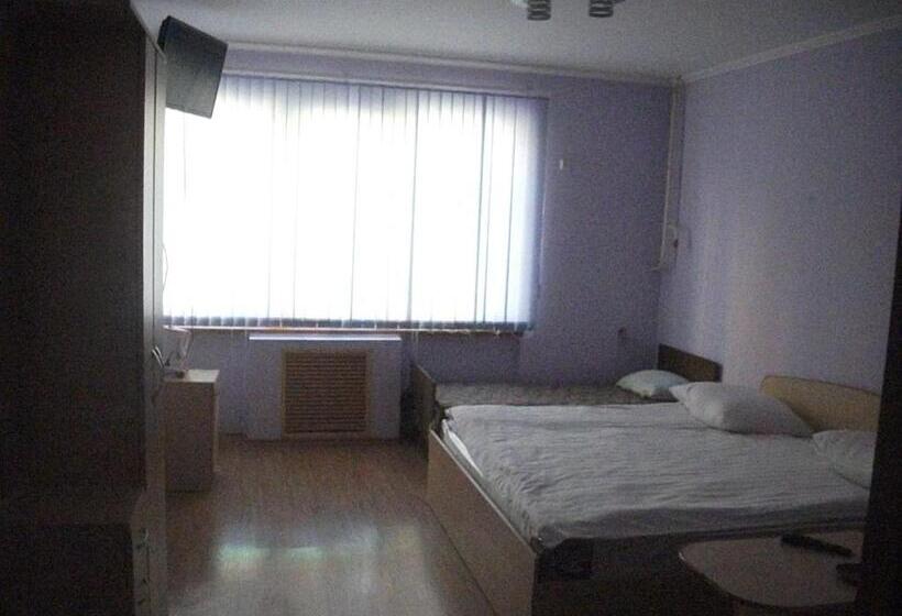 اتاق استاندارد چهار تخته, B&b Aktau не отель