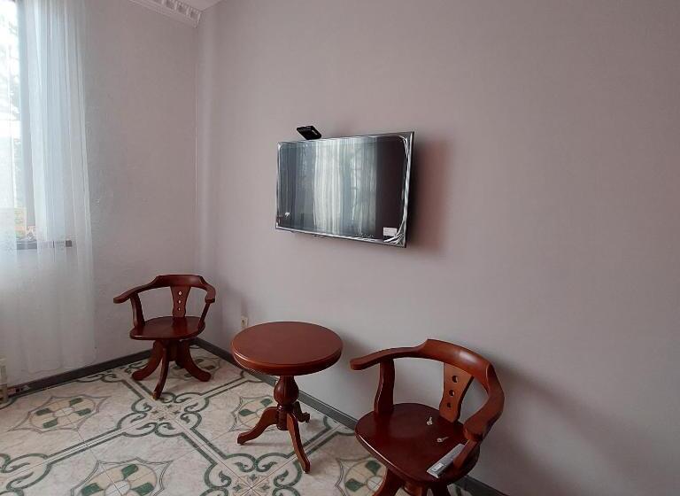 اتاق لوکس, Little Shangri La