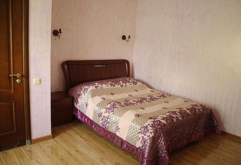 اتاق لوکس, Little Shangri La
