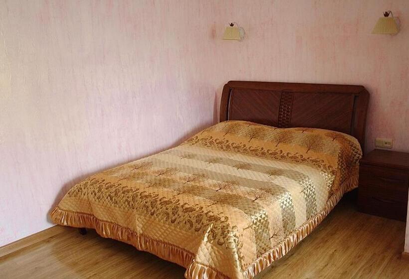 اتاق لوکس, Little Shangri La