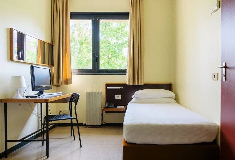 اتاق استاندارد یک نفره, B&b Hotel Milano Ornato