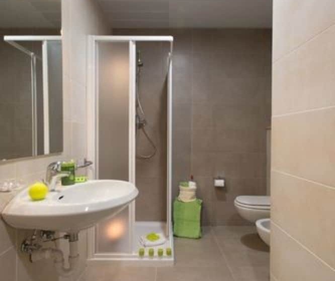 Economy Triple Room, B&b Hotel Milano Ornato