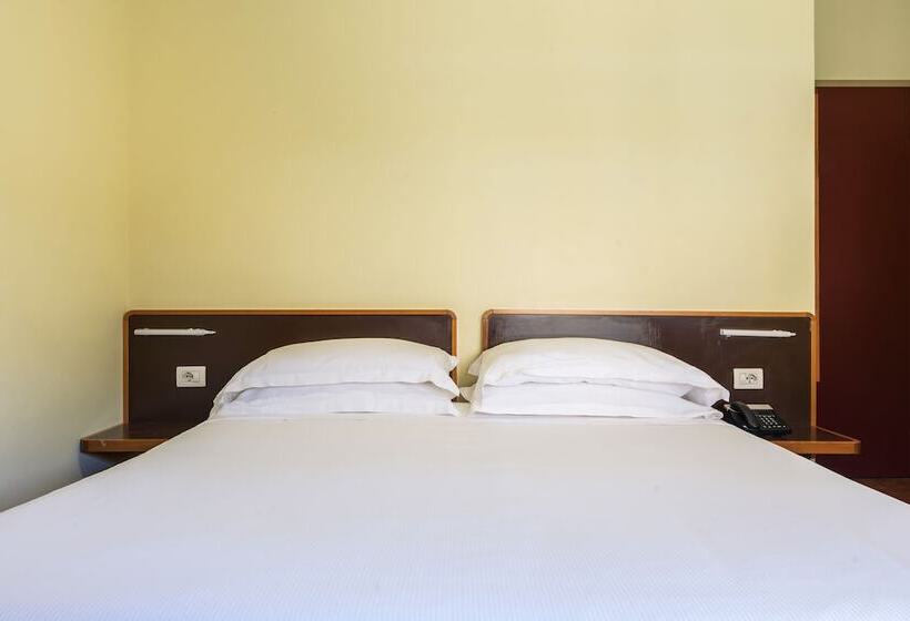 Economy Triple Room, B&b Hotel Milano Ornato