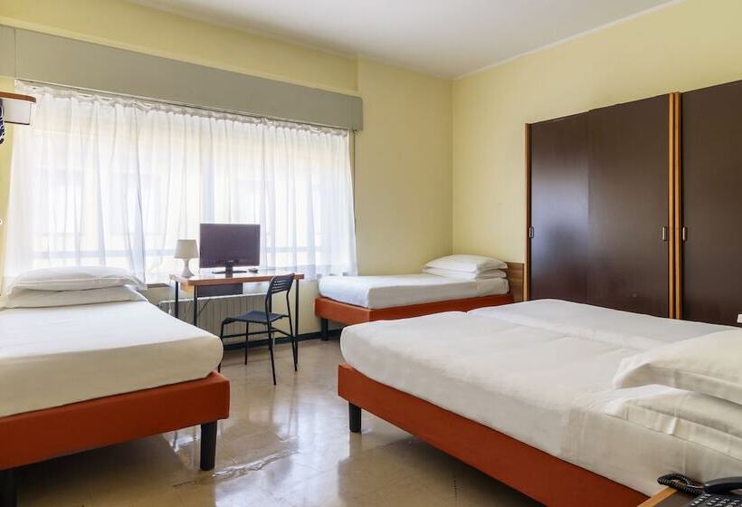 Economy Quadruple Room, B&b Hotel Milano Ornato