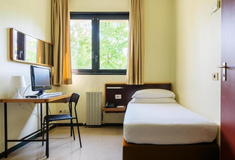 اتاق اکونومی یک تخته, B&b Hotel Milano Ornato