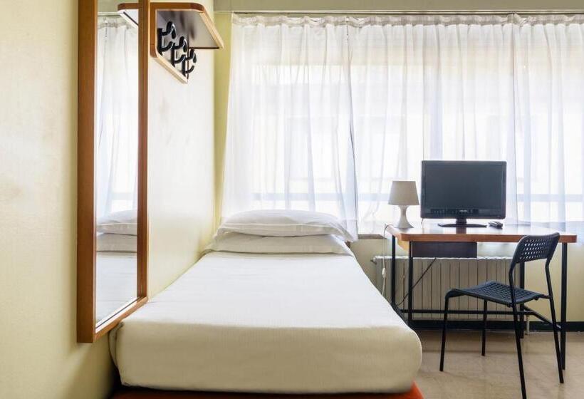 اتاق اکونومی یک تخته, B&b Hotel Milano Ornato