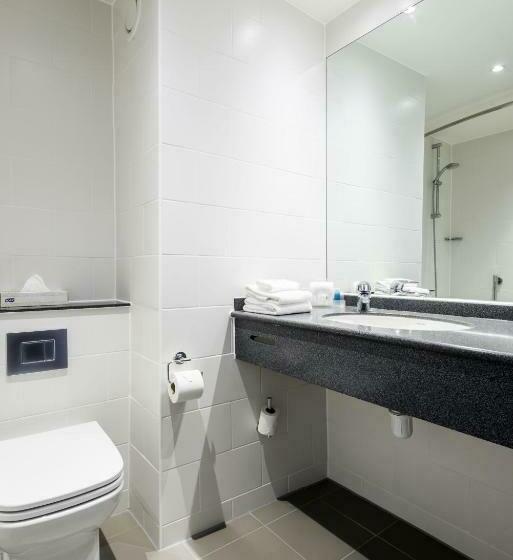 اتاق استاندارد با تخت بزرگ, Holiday Inn Edinburgh Zoo, An Ihg