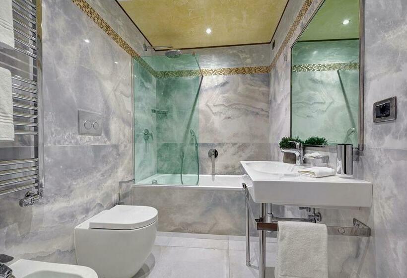 اتاق سوپریور, Tre Archi