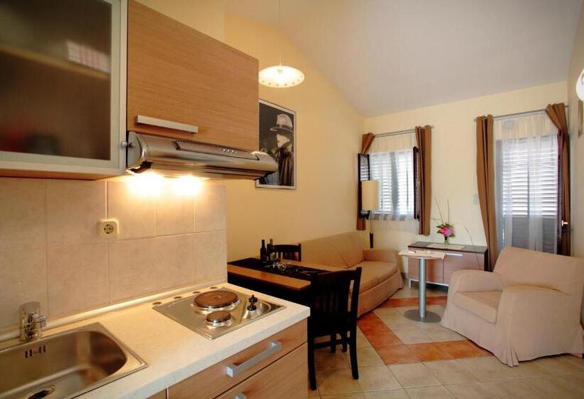 Апартаменты 2 Спальни, Priscapac Resort & Apartments