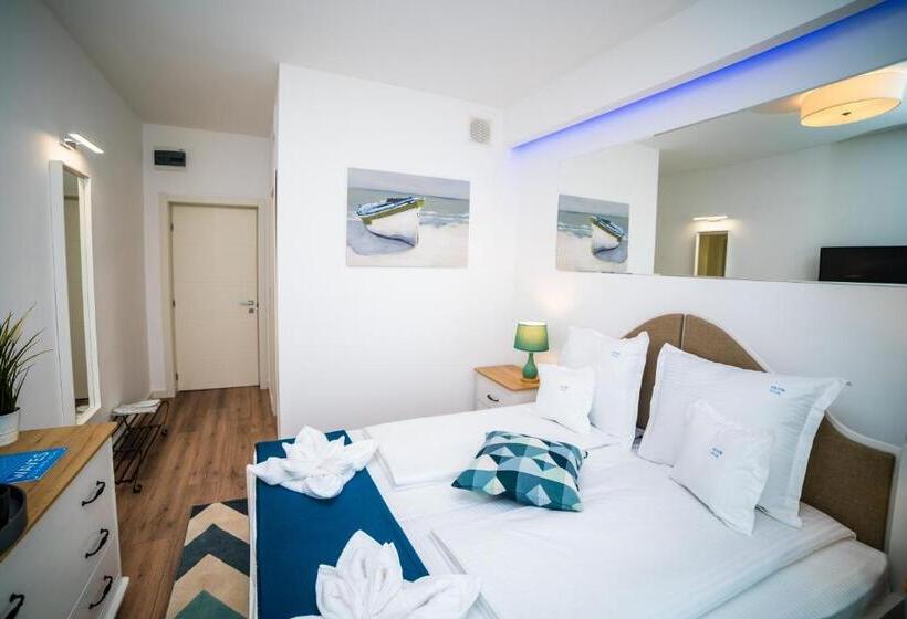 اتاق استاندارد, Club Waves   Vama Veche