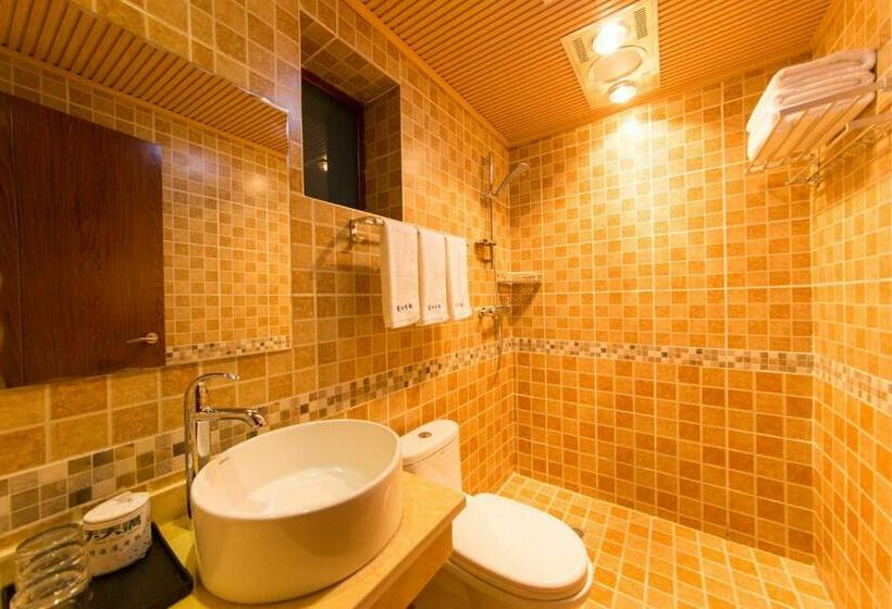 اتاق استاندارد, Shangri_la Lamtin Youth Hostel